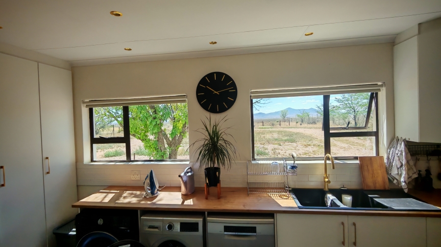 6 Bedroom Property for Sale in Middelburg Eastern Cape